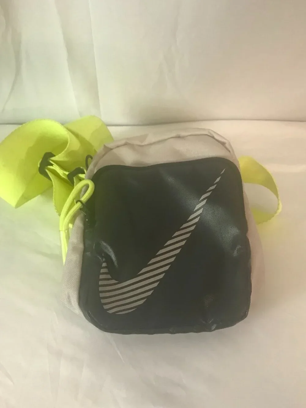 Nike Unisex Activewear Athletic Sport Cut Small Shoulder Cross Body Bag